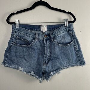 Twelve by Ontwelfth High Rise Raw Hem Shorts size 27